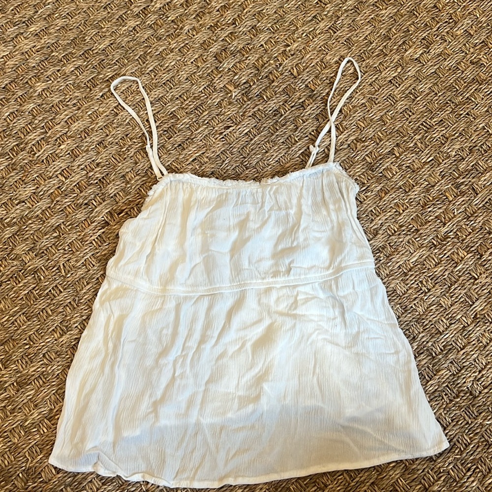 Beautiful White Loose fitting Tank-Top! Perfect summer piece!!